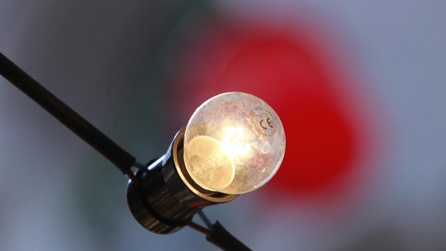 Lidl revoluciona el mercado de las bombillas: se apaga sola si no hay gente