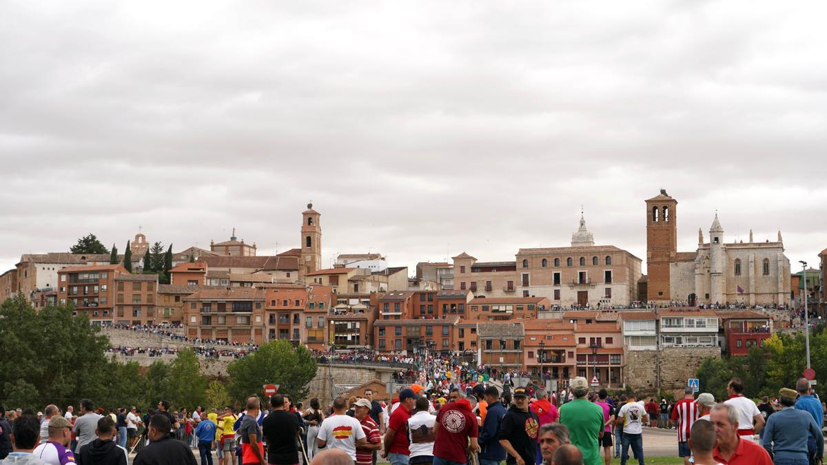 Encierro del Toro de la Vega en Tordesillas.