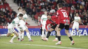 Muriqi, durant el partit davant lElx.