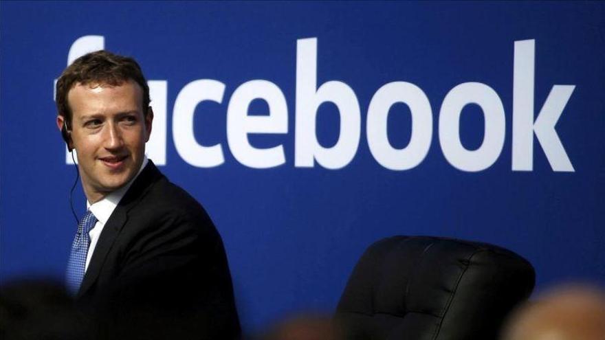 Facebook borró casi tantas cuentas falsas como usuarios verdaderos tiene