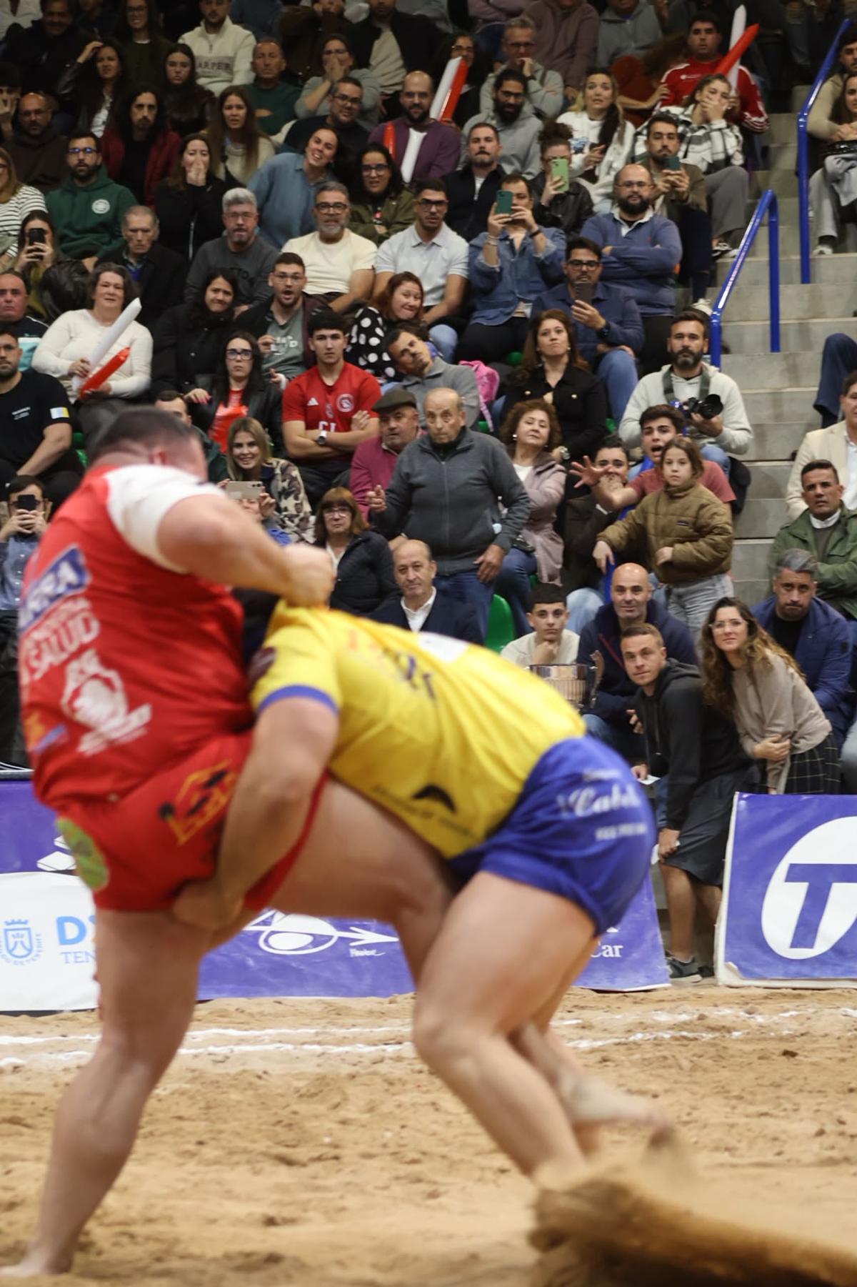Eusebio Ledesma cierra una temporada perfecta con el triplete de Liga Regional, Insular y Copa