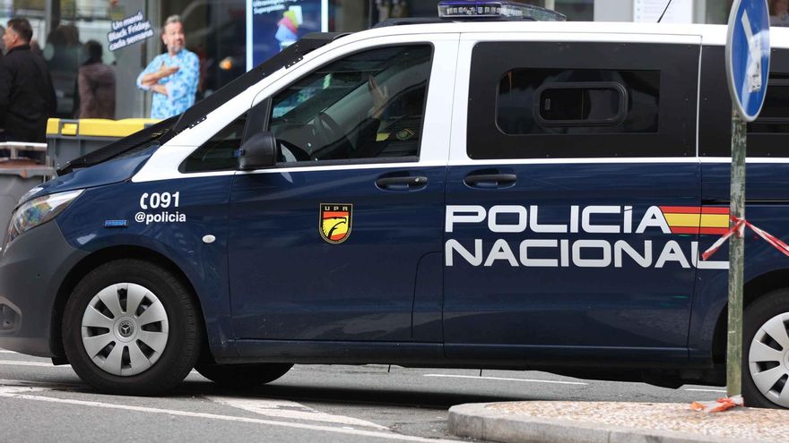 Despliegue policial y un detenido por una riña entre jóvenes en el McDonald&#039;s de los Cantones, en A Coruña