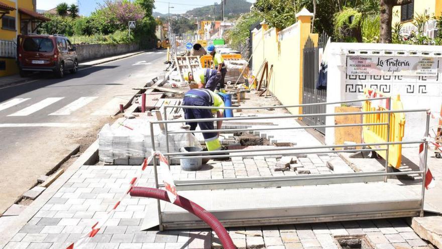 La obra de la calle  El Calvario comienza a mostrar la nueva imagen del casco