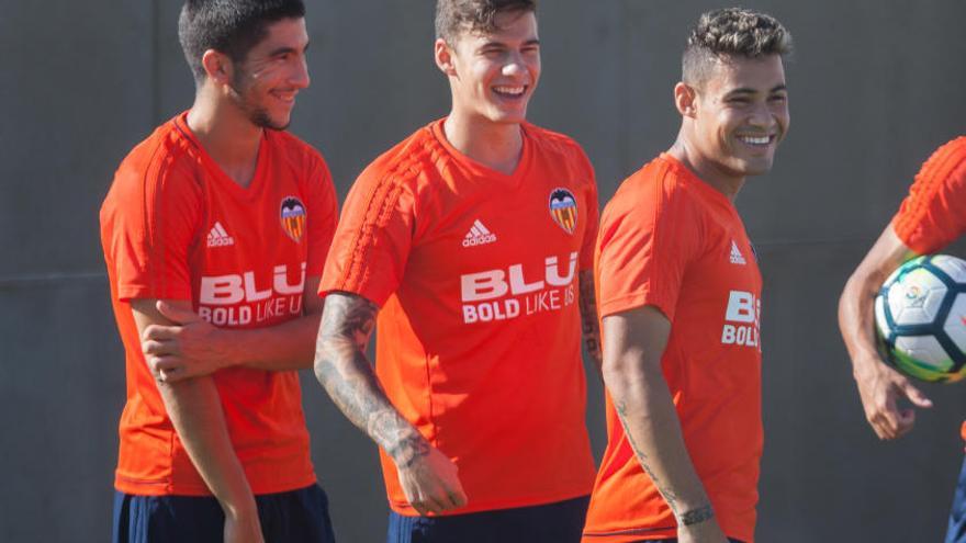 Vinínius Araújo rescinde contrato con el Valencia CF