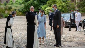 Los Reyes durante su visita al monasterio de Poblet (Tarragona) en 2020.