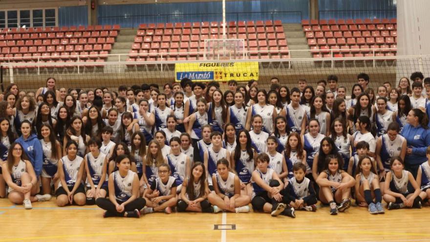 El Club Vòlei Figueres va presentar els equips dissabte passat al poliesportiu Roser Llop. | LLUÍS RIBERA