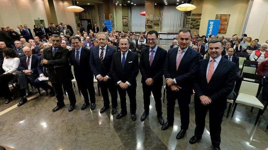 Asistentes al acto celebrado ayer en La Felguera.