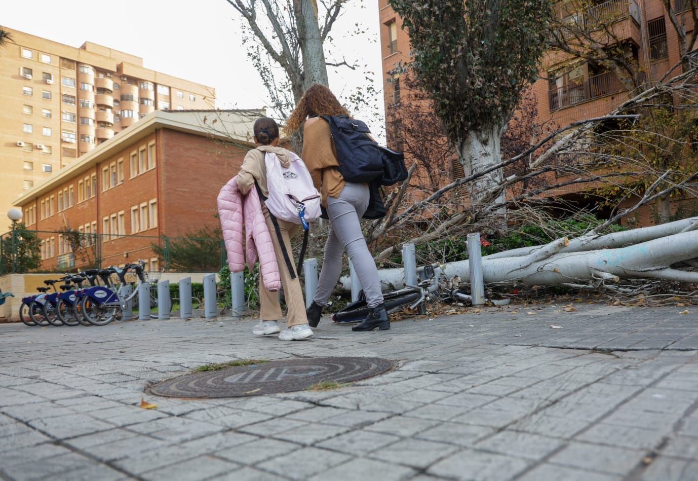 Niños y niñas vuelven al colegio en València