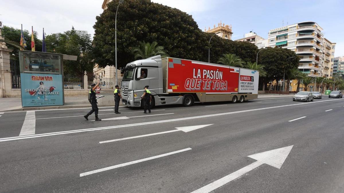 La Vuelta ya se deja notar en Alicante, a la espera de la etapa de este martes