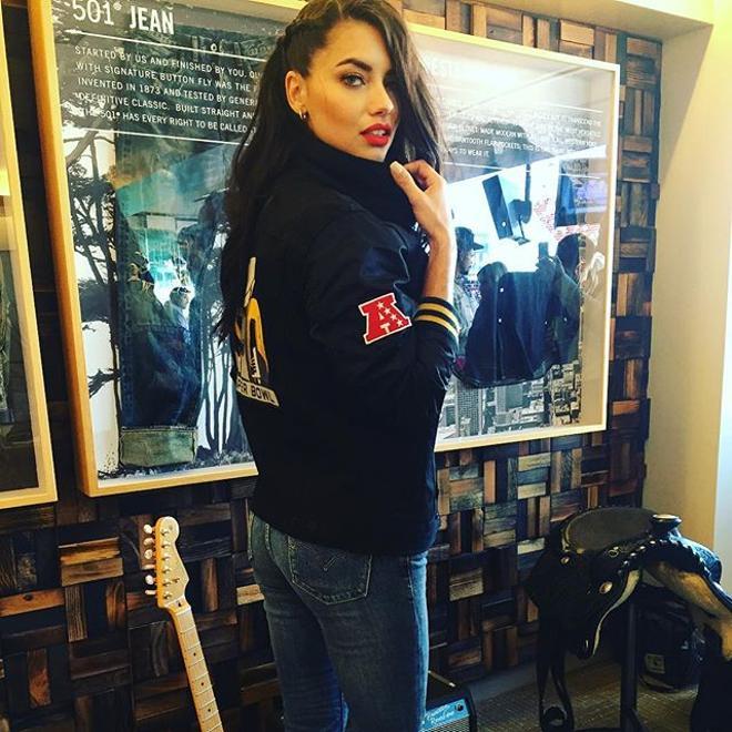 Así vivió la Super Bowl 2016 Adriana Lima