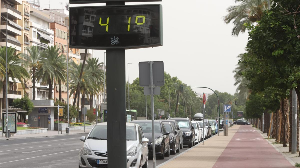 Termómetro ubicado en Avenida Vallellano de Córdoba capital.