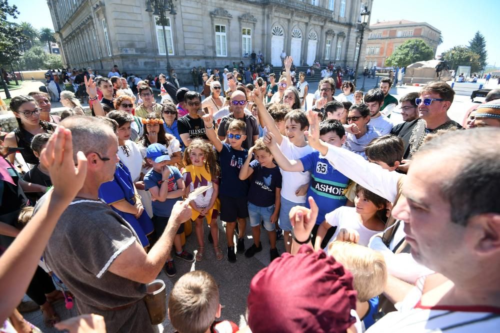 Miles de asistentes consolidan la Feira Franca como una de las fiestas históricas más destacadas de Galicia