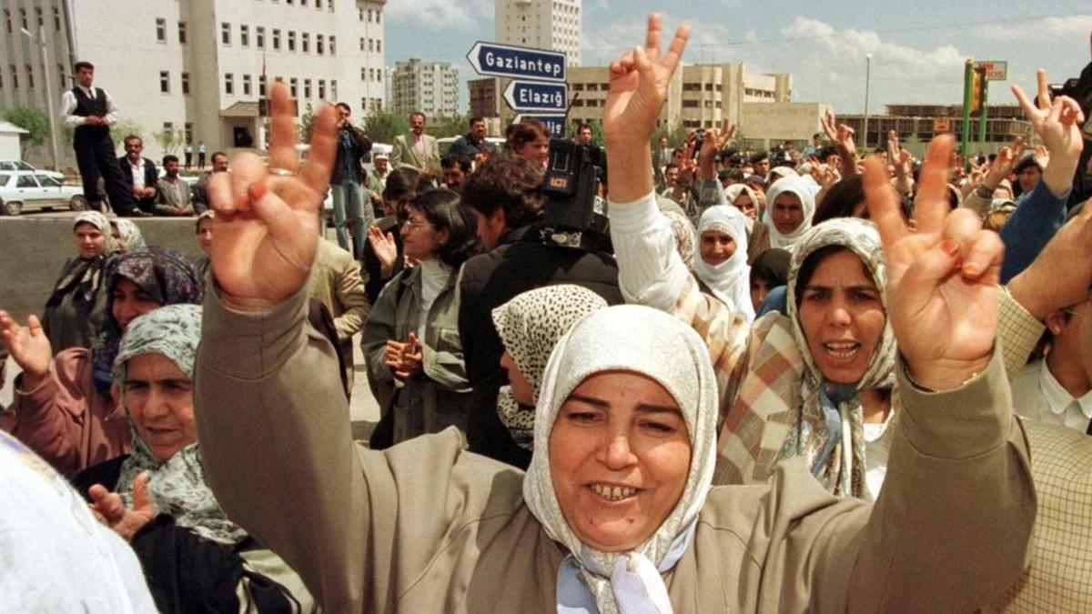 Manifestación en la ciudad kurda de Diyarbakir.