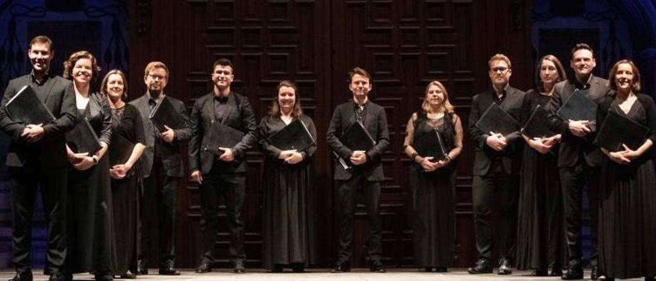 Integrantes de Stile Antico, antes de iniciar el concierto en la Catedral de Zamora. | Ana Burrieza