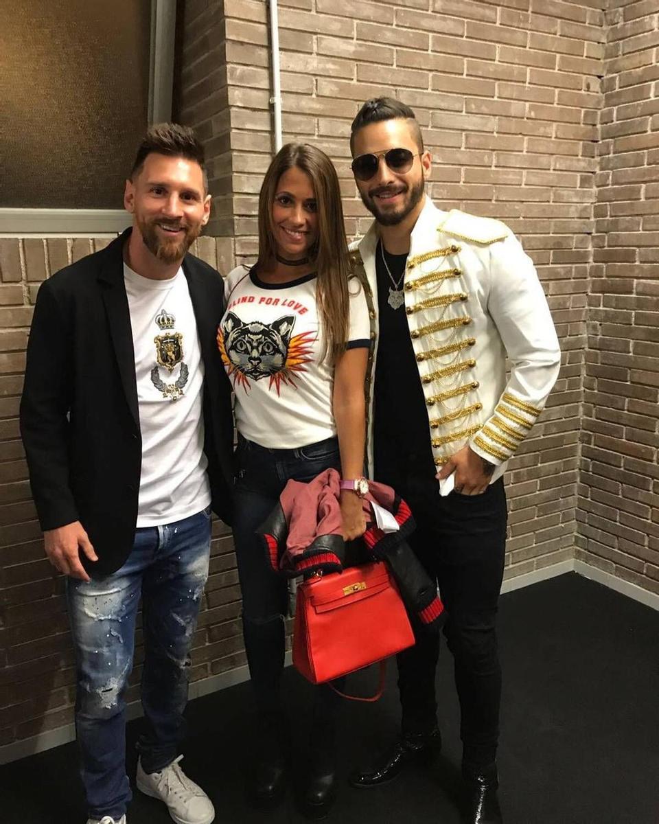 Messi y Antonella Roccuzzo con Maluma