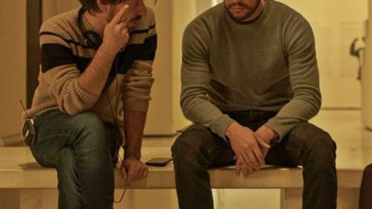 Oriol Paulo y Mario Casas
 durante el rodaje. QUIM VIVES