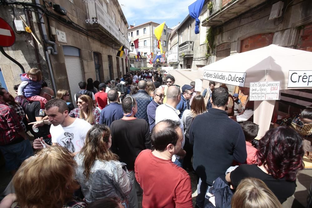 El barrio vigués celebra entre gastronomía, artesanía, música y baile la expulsión de las tropas francesas en 1809