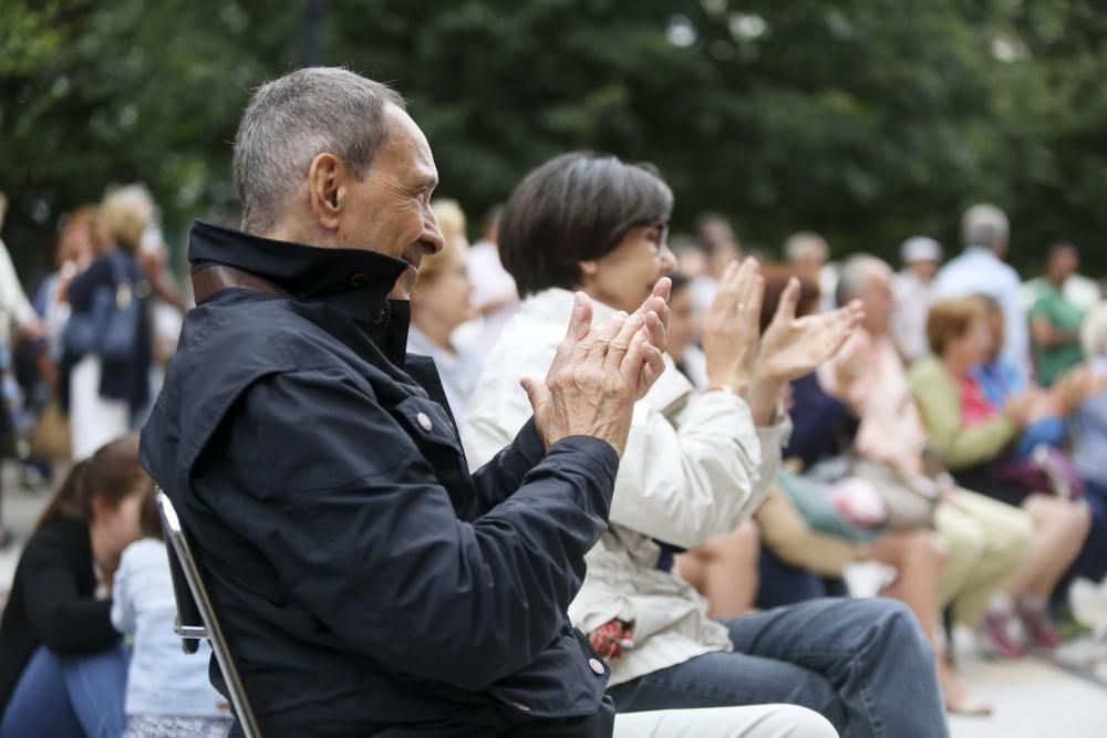 Maratón de piano en el Paseo de Begoña de Gijón