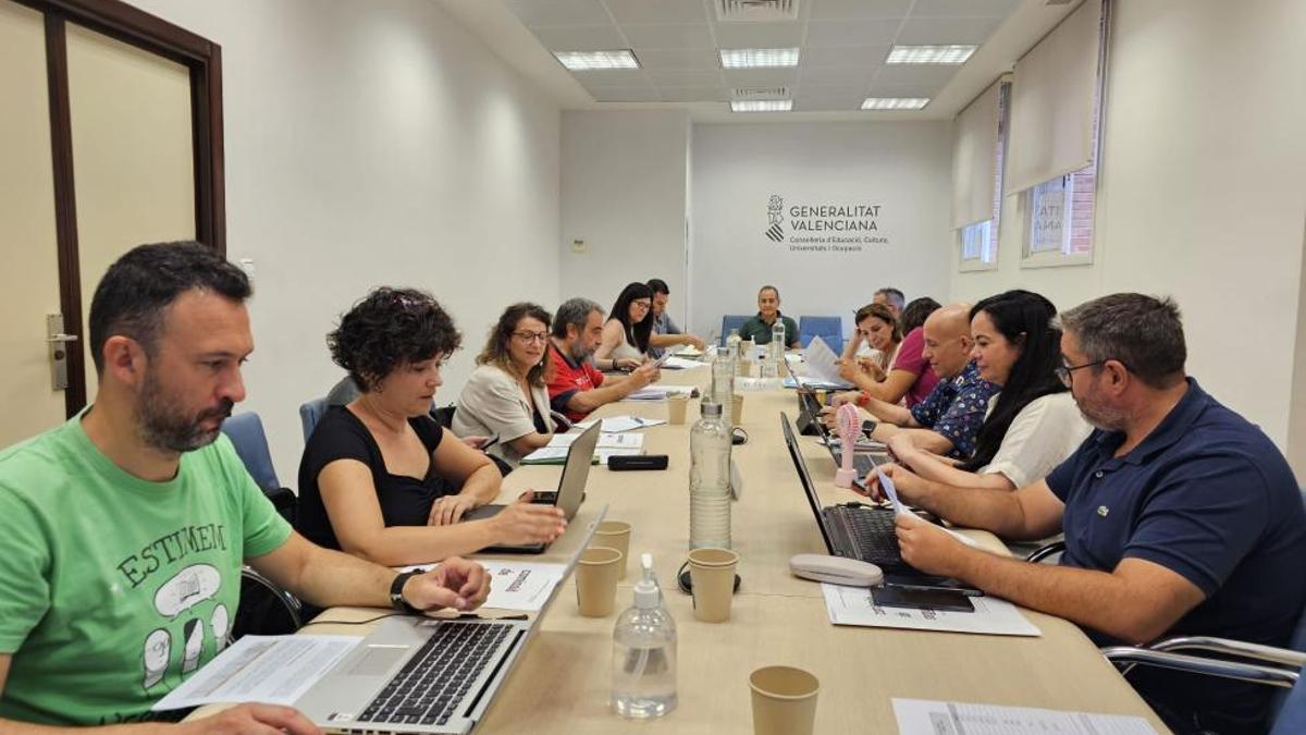 Reunión entre Educación y sindicatos este jueves sobre las plantillas del próximo curso
