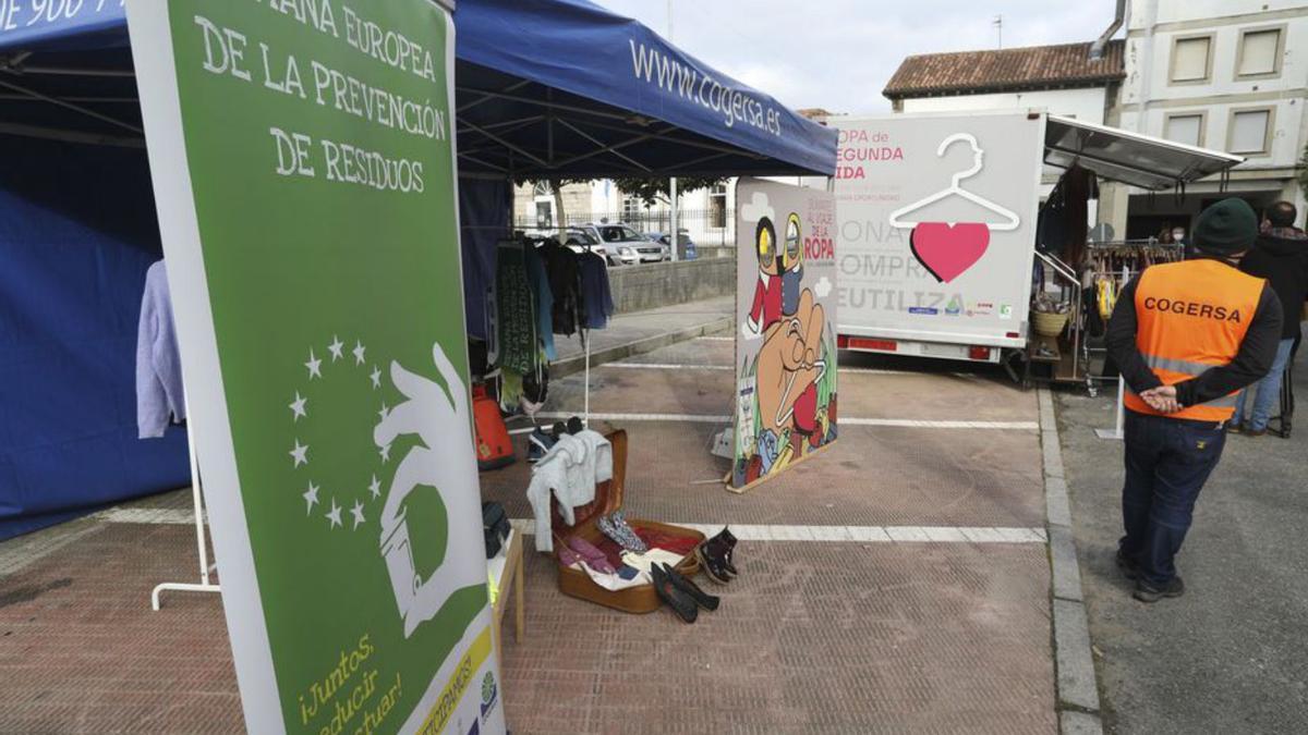 Cogersa y Cáritas unen fuerzas para concienciar de los beneficios de dar una segunda vida a la ropa