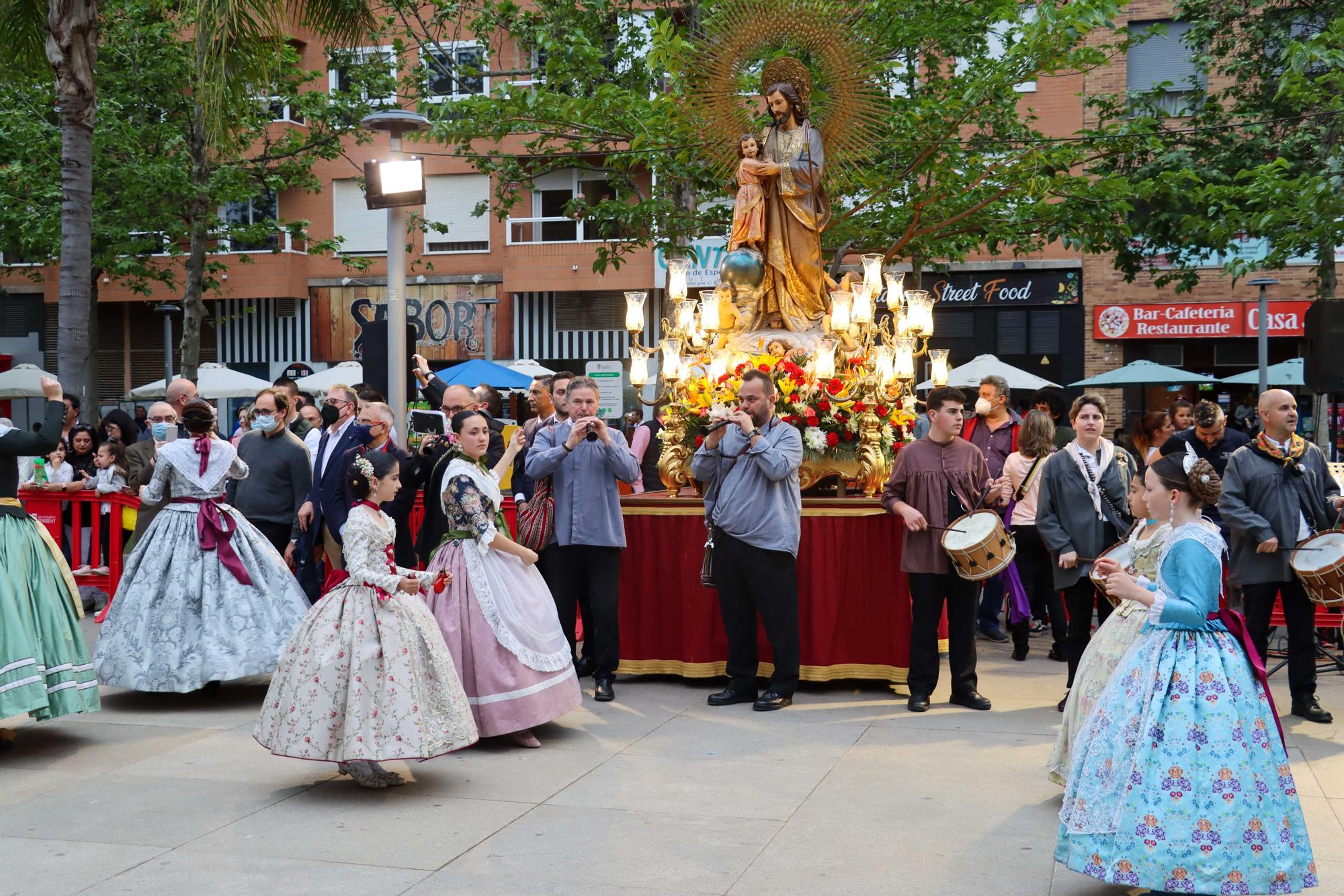 Dansà por Sant Josep Obrer en Torrent.