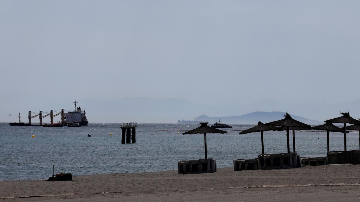 Gibraltar estima que retirará por completo el buque accidentado para mayo de 2023.