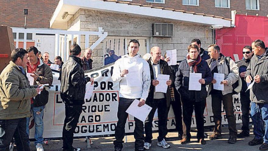 Industria urge a Factoría Naval su plan de viabilidad y anima el alternativo de los trabajadores