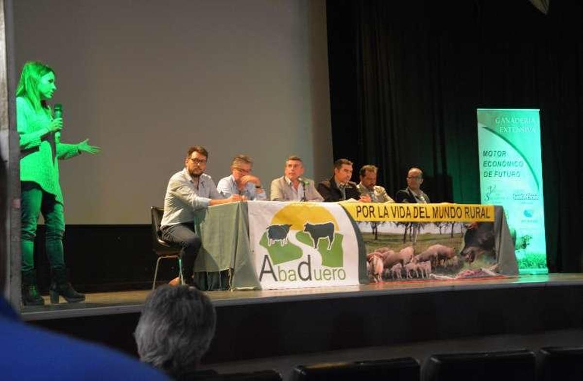 Abaduero: La ganadería extensiva y el lobo son "un no rotundo, incompatibles" al sur del Duero