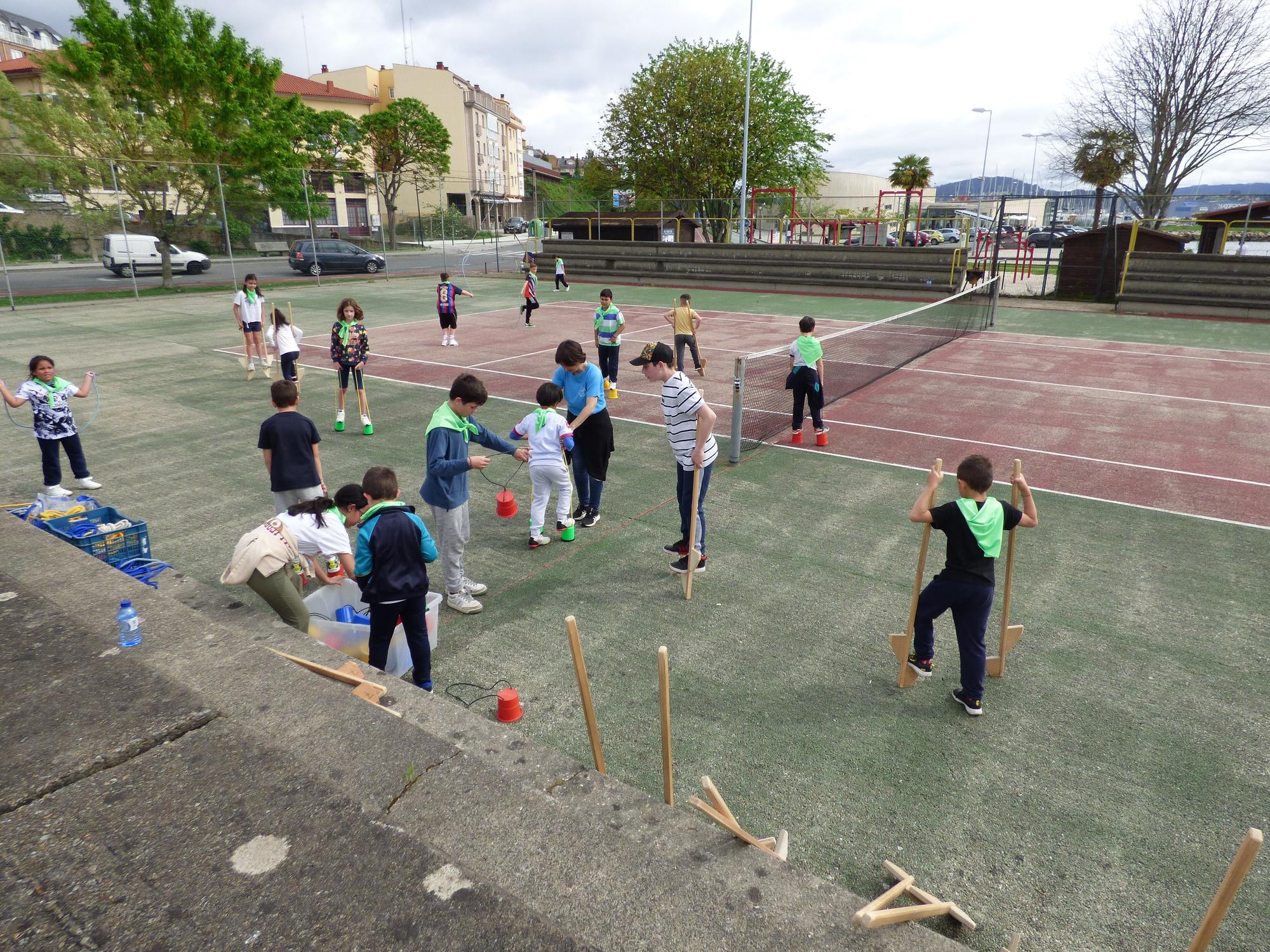 El deporte sale a la calle en Sada para reivindicar la educación física