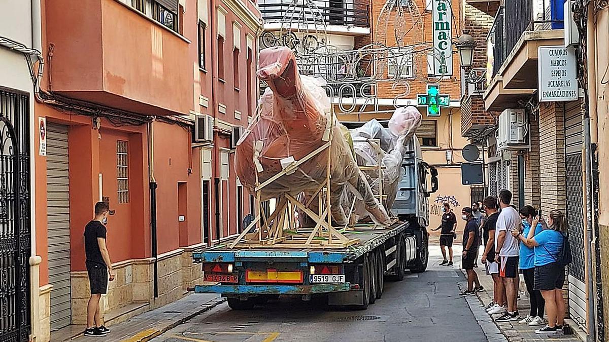 Paterna inicia sus Fallas con restricciones en los premios y en la ofrenda