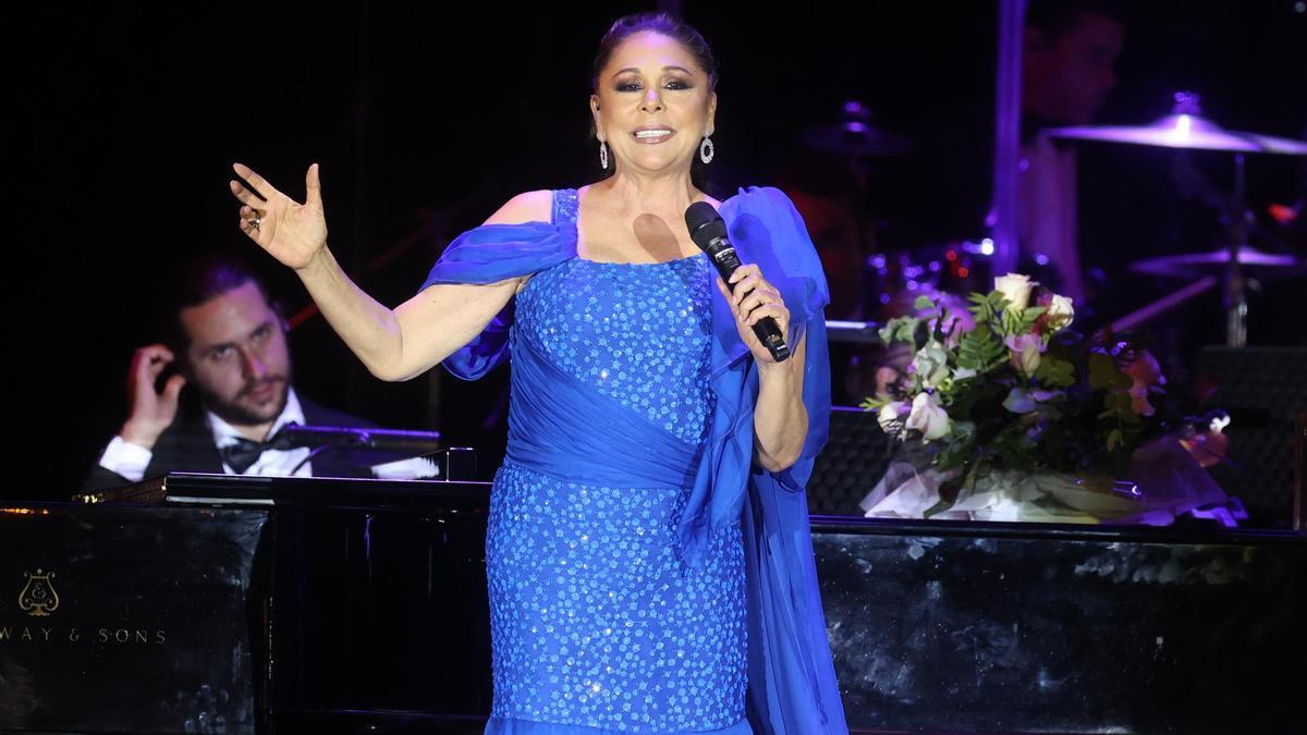 ISABEL PANTOJA GIRA | Isabel Pantoja cenará con algunos fans tras su