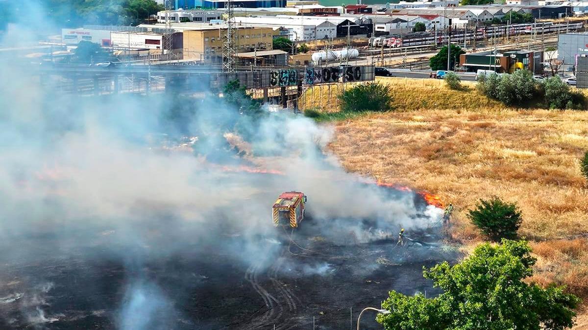 VÍDEO | Informan de un incendio y una explosión en los alrededores de Santa Justa en Sevilla