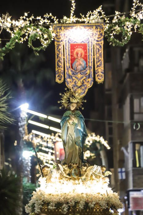 Las fiestas patronales culminan con la misa y procesión en honor a la Inmaculada Concepción en Torrevieja