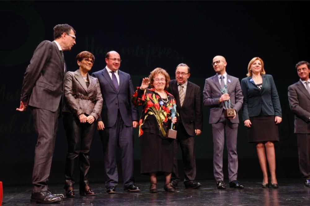 Entrega de premios del Día de la Mujer en el Romea