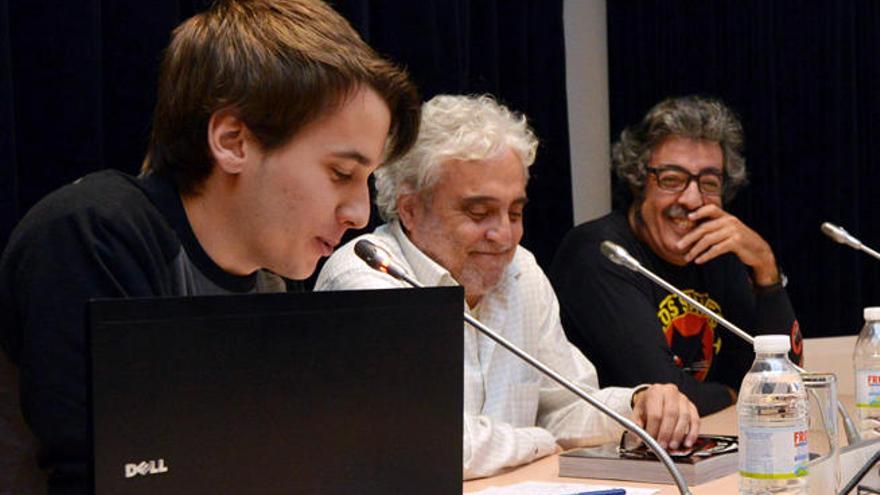 Javier Domínguez y el ilustrador Adrián Morgade en la presentación del libro // G.S.