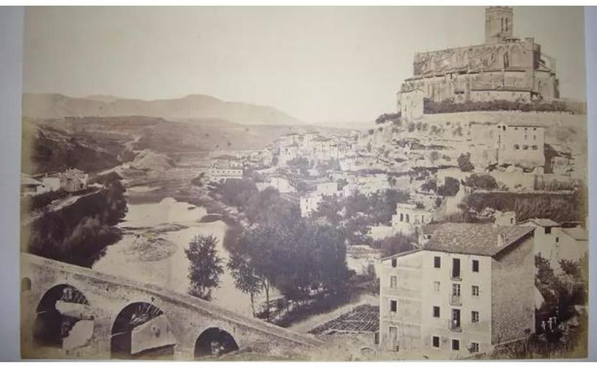 La imatge de Clifford que es considera la fotografia més antiga de Manresa conservada