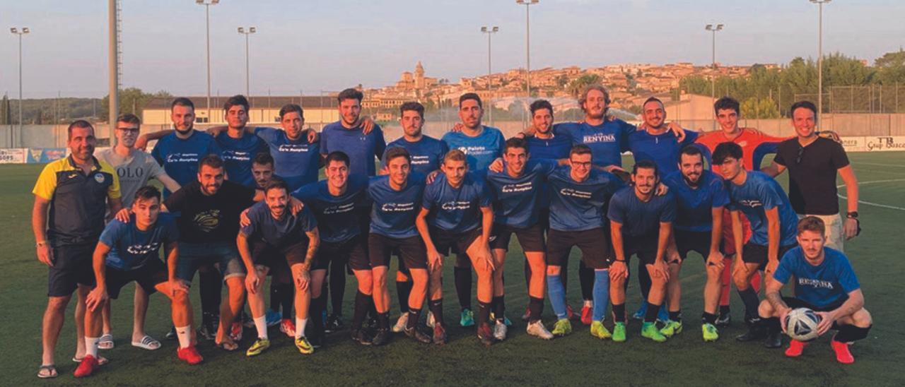 Plantilla del Atlético Sencelles de Regional que jugará y entrenará en Lloret.