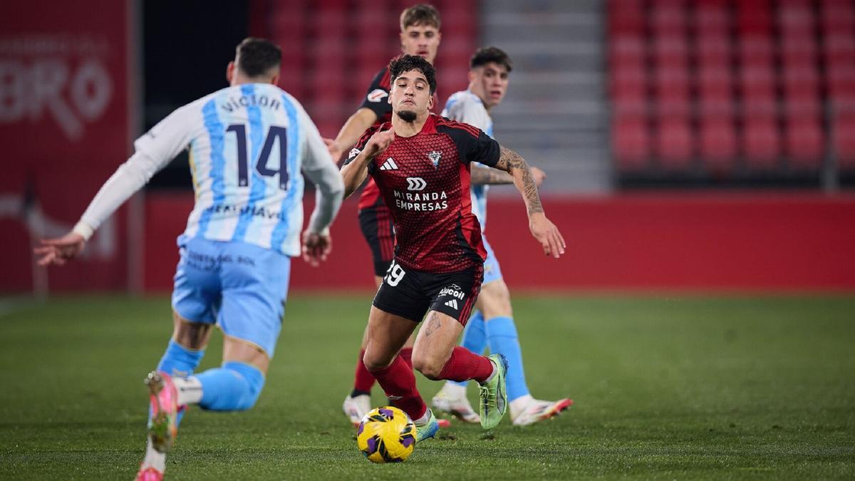 El Málaga CF perdió frente al Mirandés en enero de 2025.