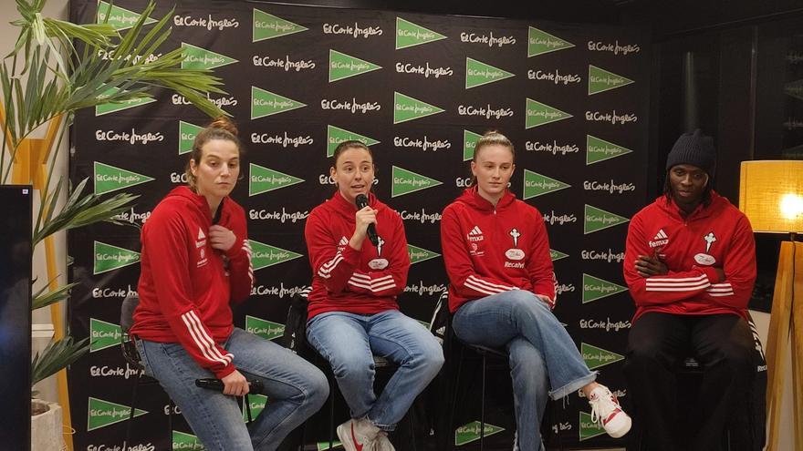 Las jugadoras del Celta Zorka Recalvi promueven el deporte entre los más jóvenes