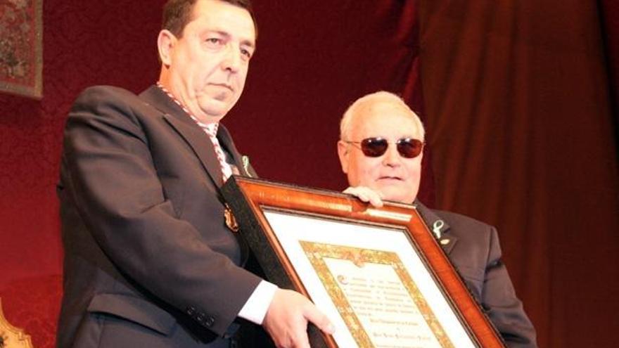 El exalcalde Ricardo Millán, con el extesorero José Fernández Flores.