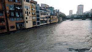 El río Onyar, a su paso por Girona, el domingo 18 de noviembre.