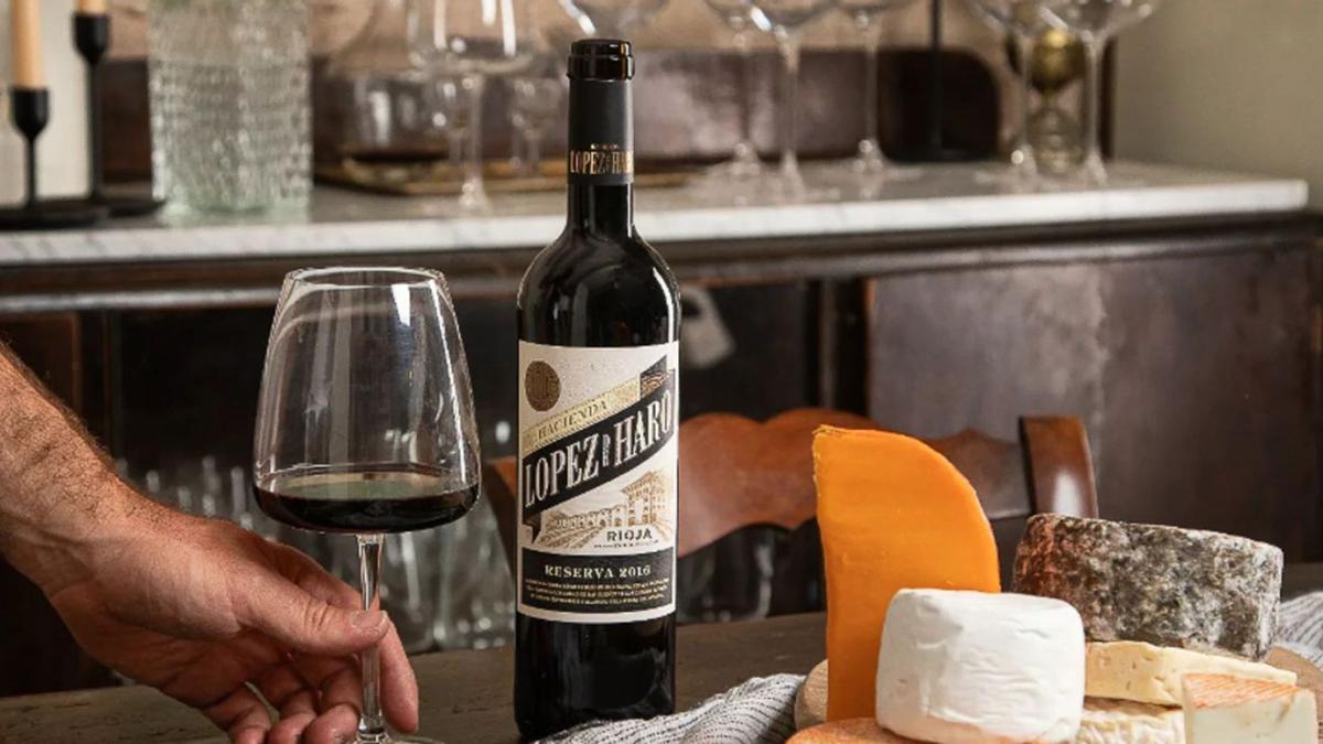 El vino Hacienda López de Haro Reserva 2018 es uno de los vinos de este ‘pack’ de imprescindibles de Casa Gourmet. | HLH