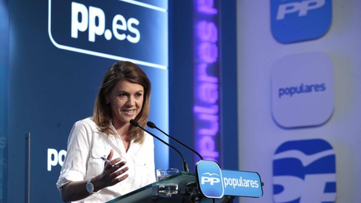 Dolores de Cospedal, durante una rueda de prensa en la sede del PP.