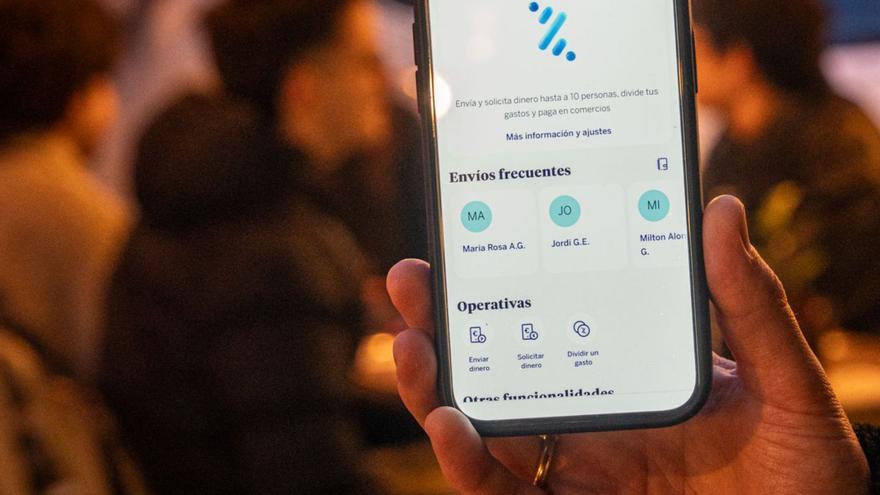 Un ‘smartphone’ amb l’aplicació Bizum oberta.