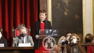 Mestre renueva como rectora de la UV con la promesa de una propuesta de financiación antes del verano