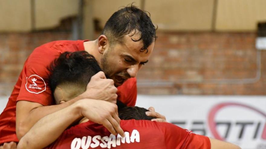 Els jugadors del Sala 5 Martorell han celebrat una gran victòria