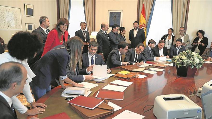 Los presos independentistas, primera batalla de las Cortes