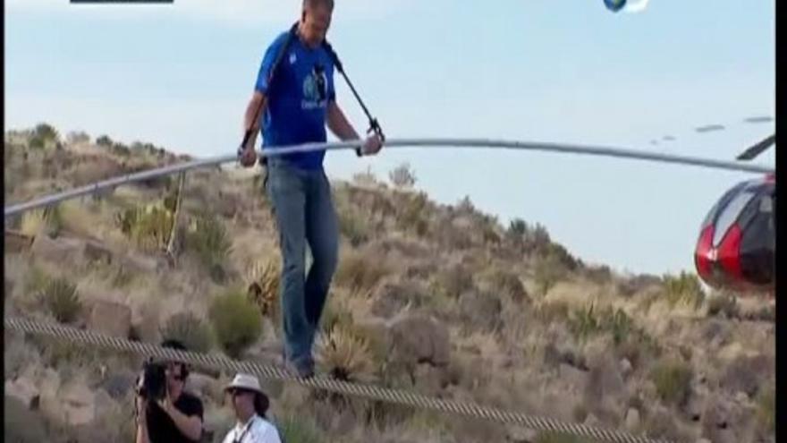 El funambulista Wallenda logra cruzar el Cañón del Colorado