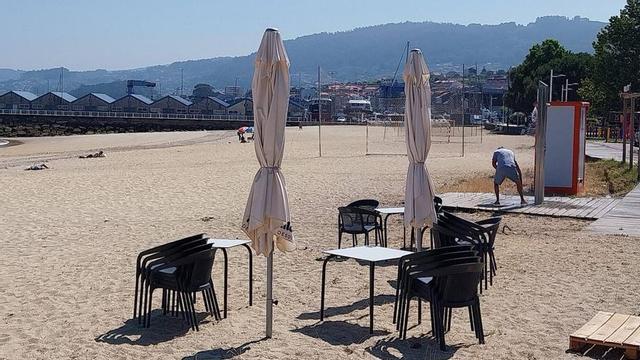 Duchas públicas en Banda do Río, en Bueu.