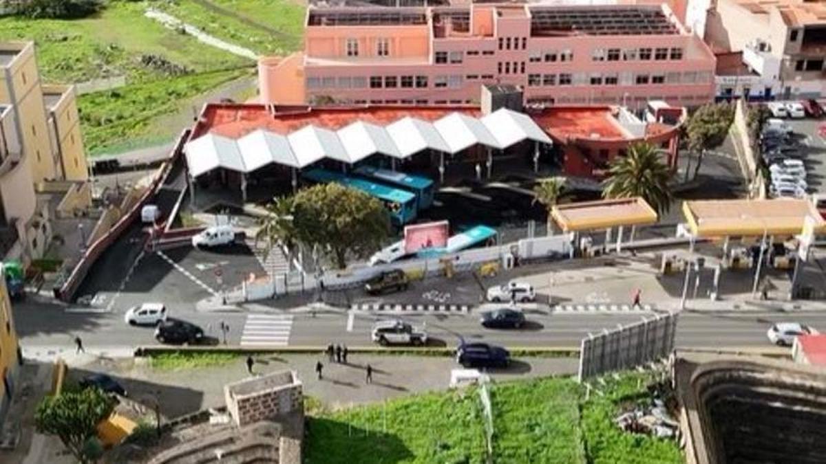 Vista aérea del terreno, situado frente a la estación de guaguas de Gáldar.